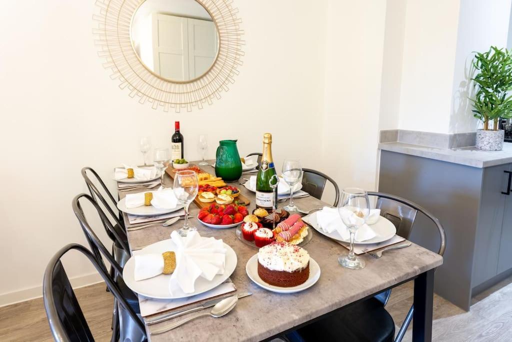 Waterside 2 Bed Apartment Taunton & Free Off Road Parking & Wifi Exterior foto