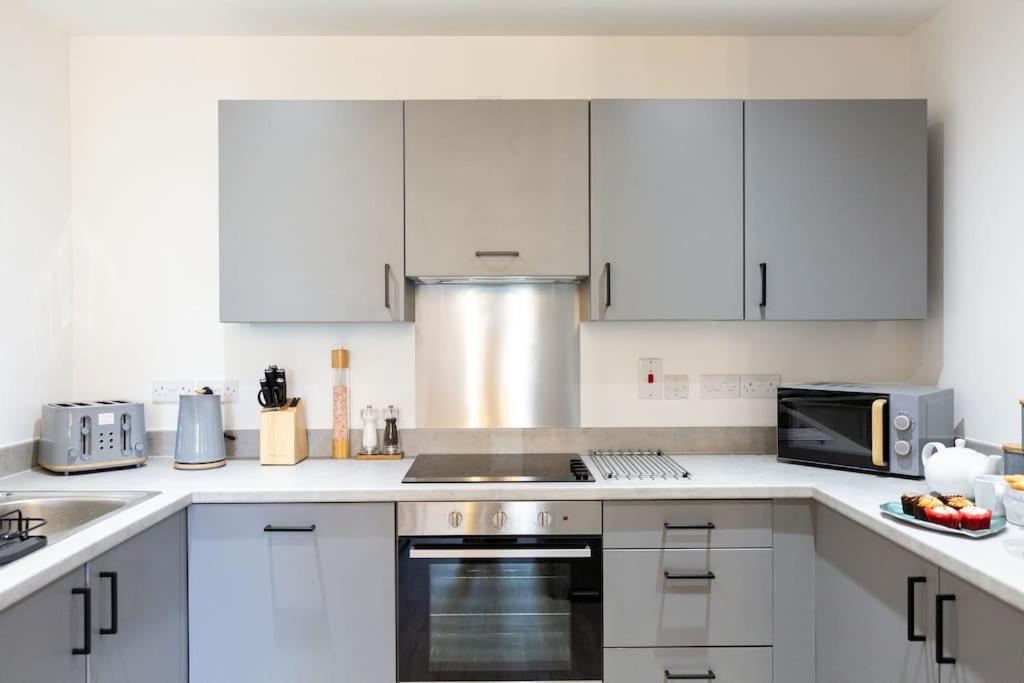 Waterside 2 Bed Apartment Taunton & Free Off Road Parking & Wifi Exterior foto