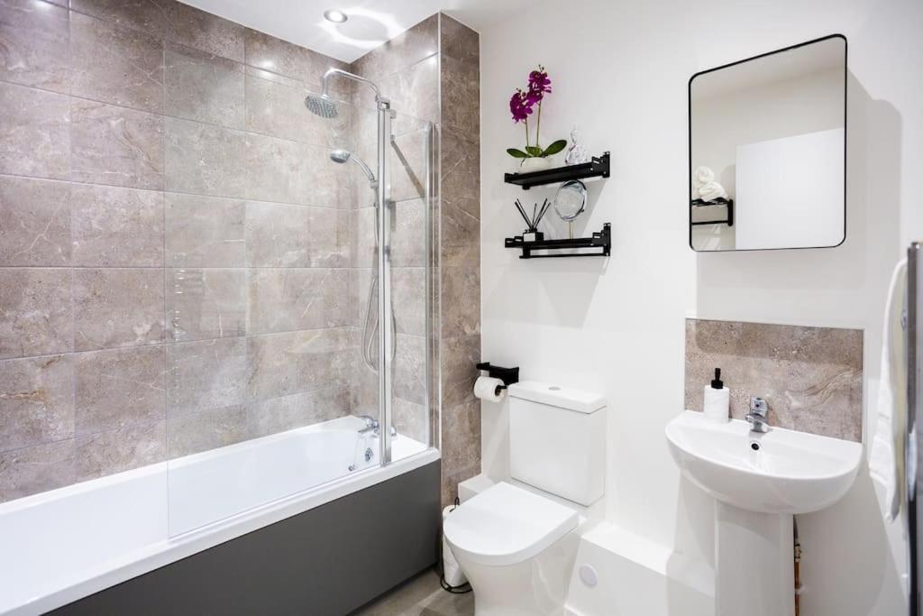 Waterside 2 Bed Apartment Taunton & Free Off Road Parking & Wifi Exterior foto