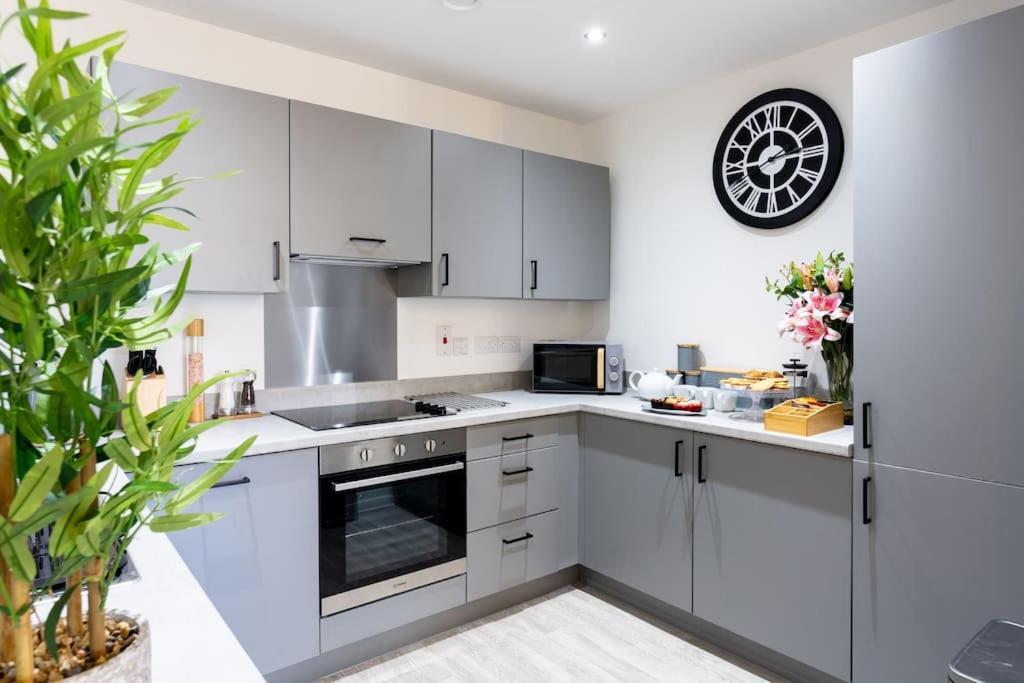 Waterside 2 Bed Apartment Taunton & Free Off Road Parking & Wifi Exterior foto