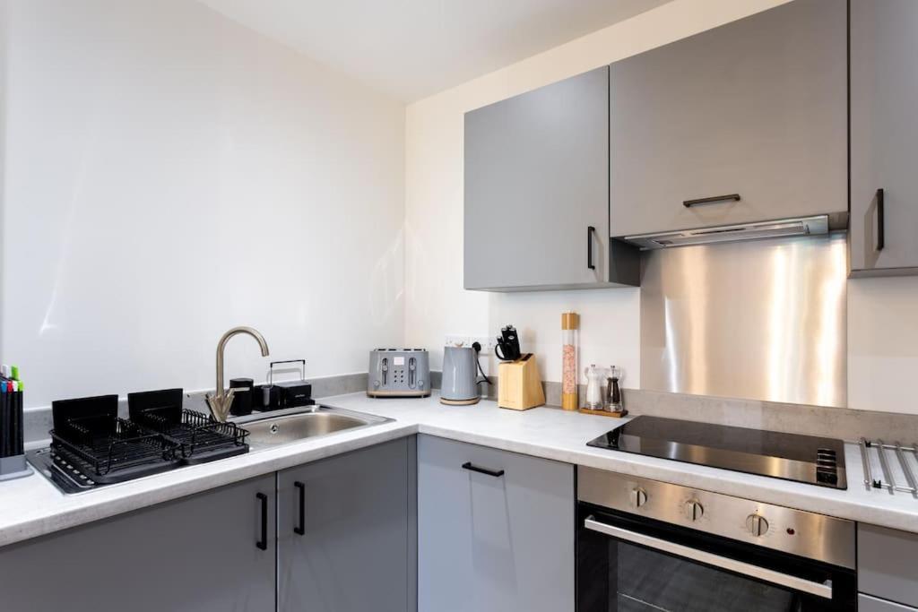 Waterside 2 Bed Apartment Taunton & Free Off Road Parking & Wifi Exterior foto
