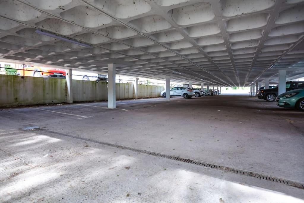 Waterside 2 Bed Apartment Taunton & Free Off Road Parking & Wifi Exterior foto