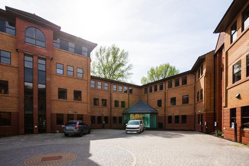 Waterside 2 Bed Apartment Taunton & Free Off Road Parking & Wifi Exterior foto