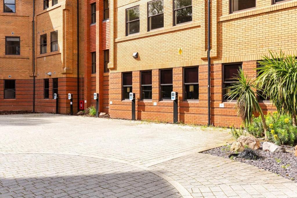 Waterside 2 Bed Apartment Taunton & Free Off Road Parking & Wifi Exterior foto